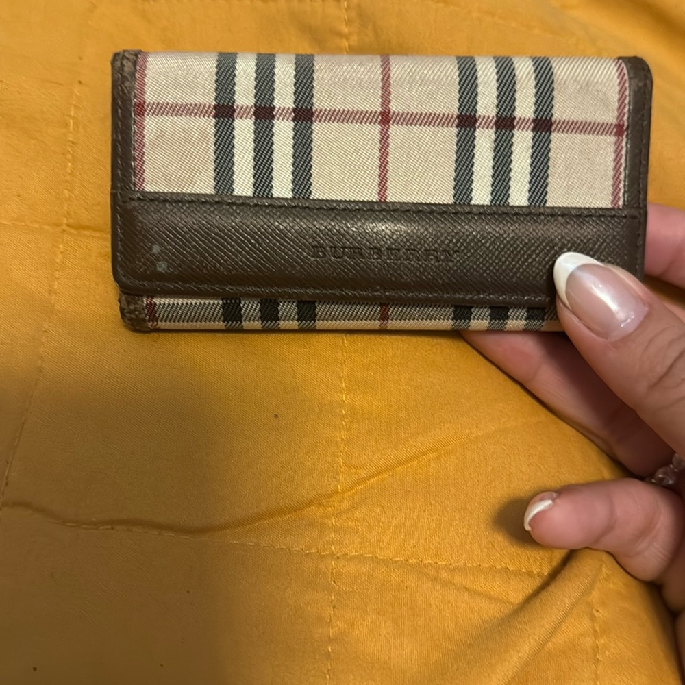 Burberry key holder